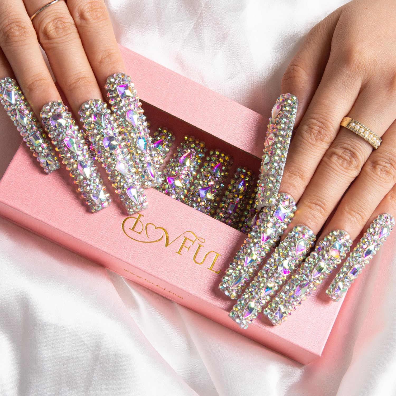 LOVFUL Eco-friendly materials highlight sustainable beauty without sacrificing performance.