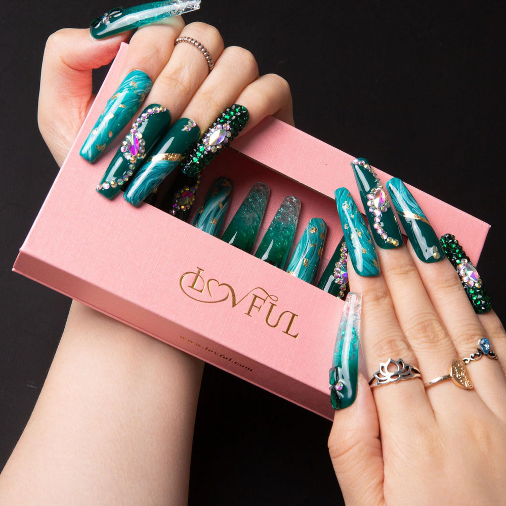 LOVFUL press-on nails designed for reuse, reducing waste without sacrificing style.