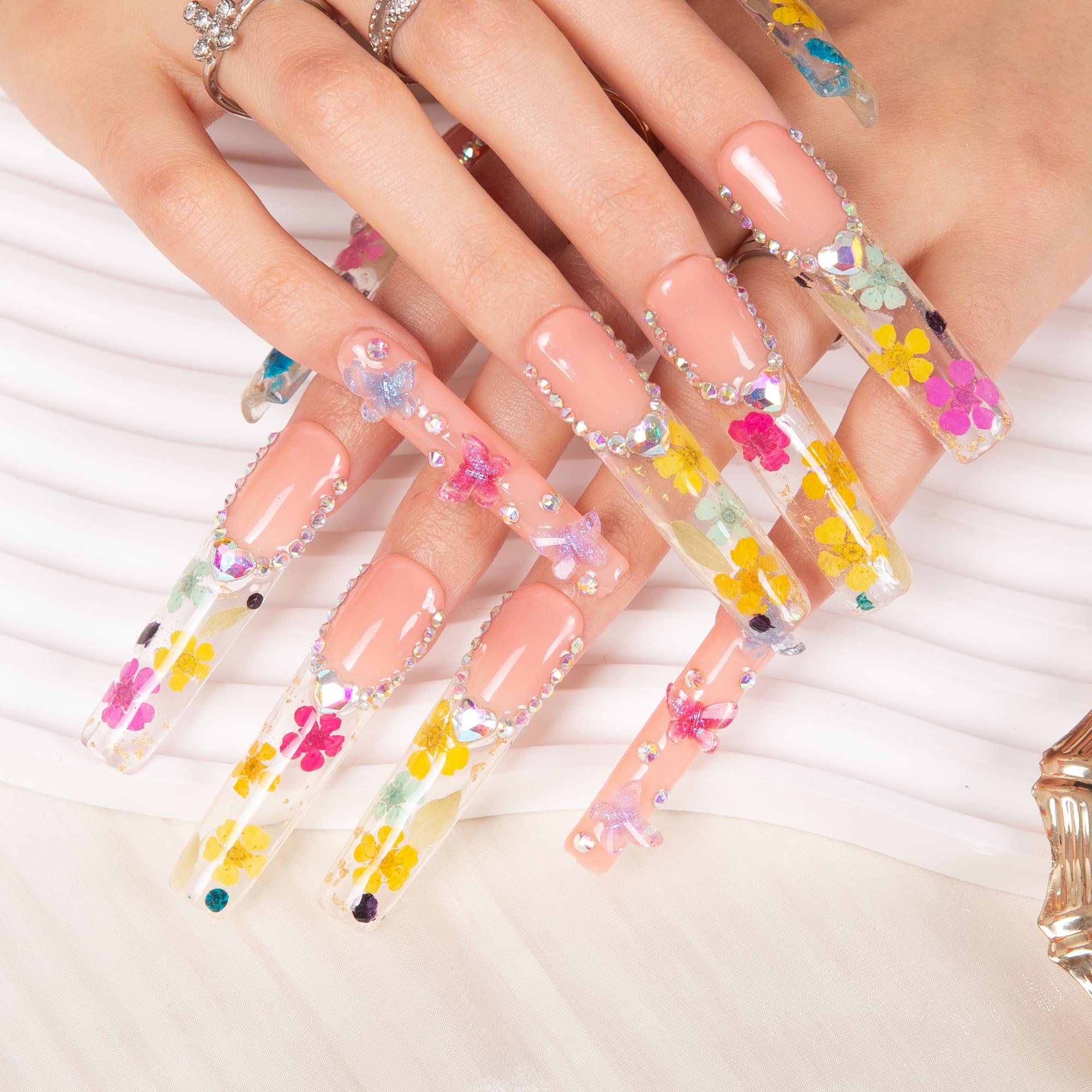 Lovful Flora reusable full-cover nails designed for long-lasting wear.
