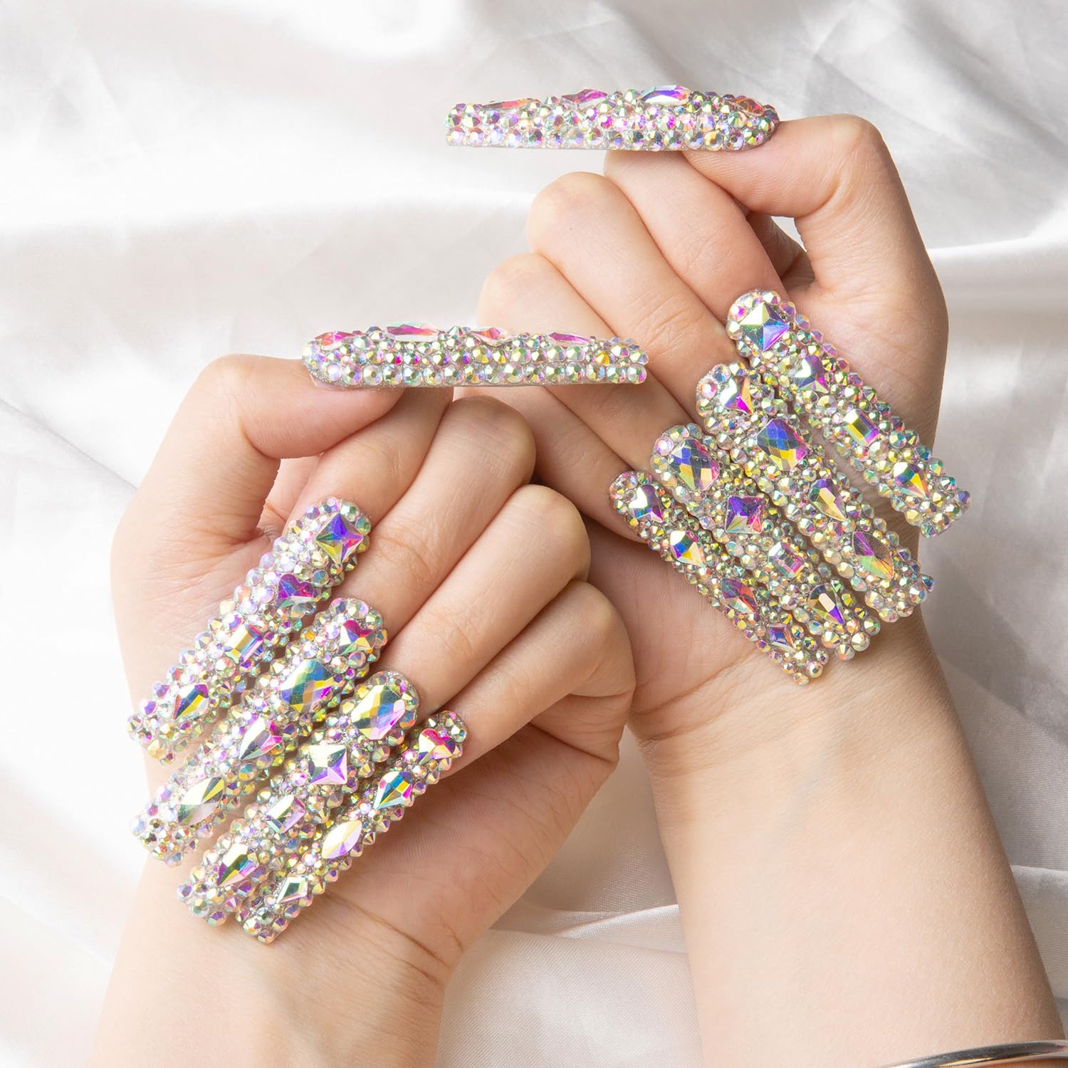 LOVFUL Handmade crystal nails in square long form for salon-quality at-home wear.