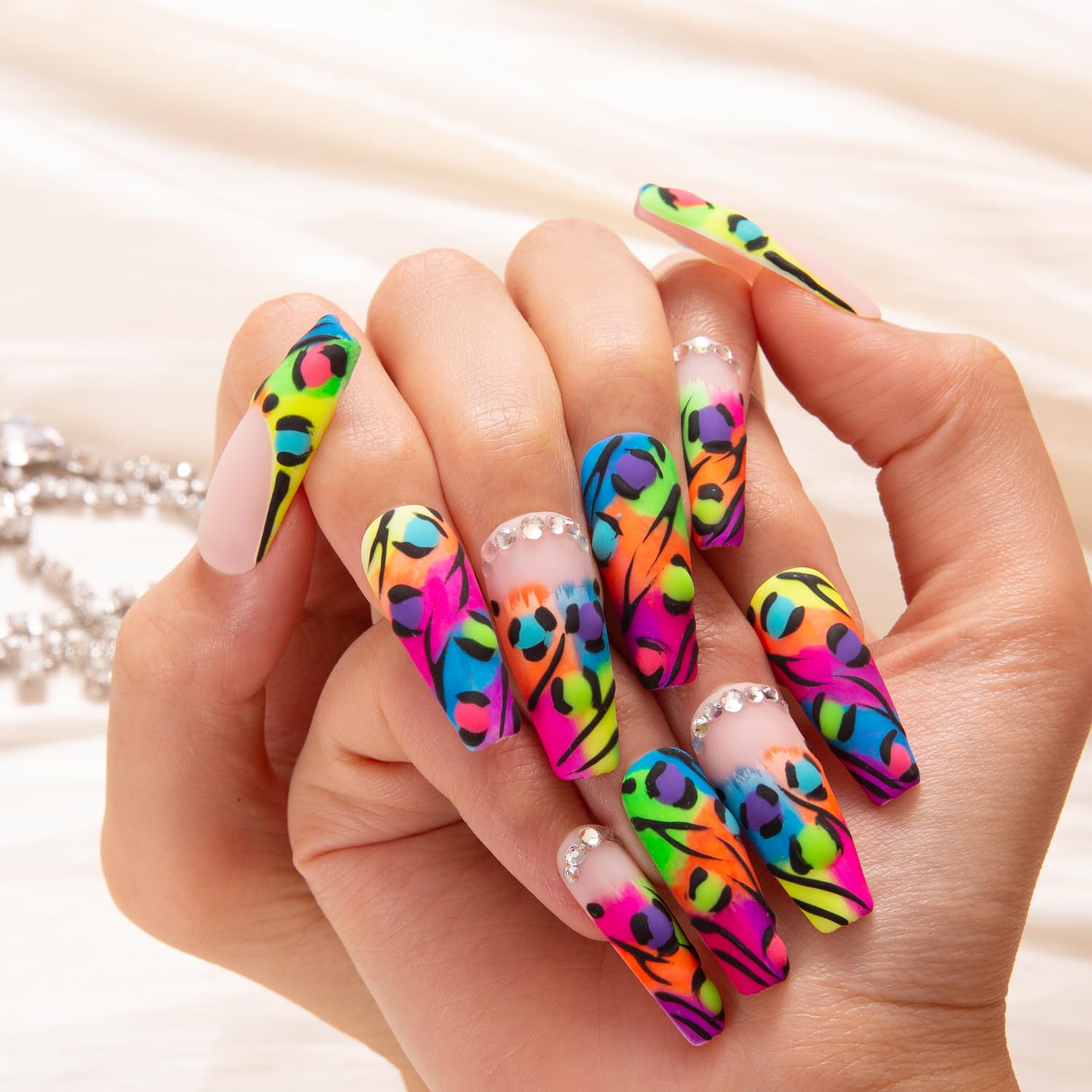 LOVFUL Illusion nails close-up durability and shine