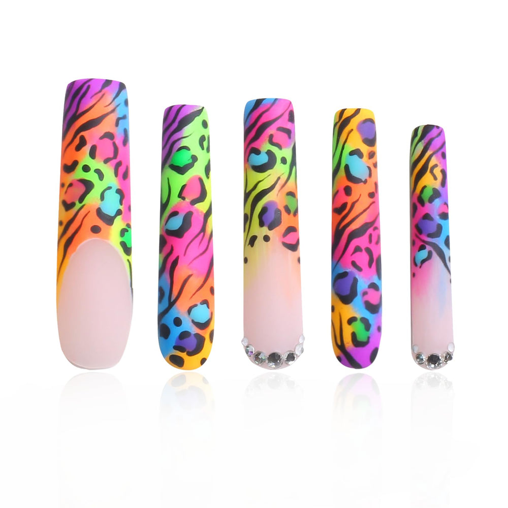 LOVFUL Press on Nails Illusion with full crystal cover for salon-quality shine.