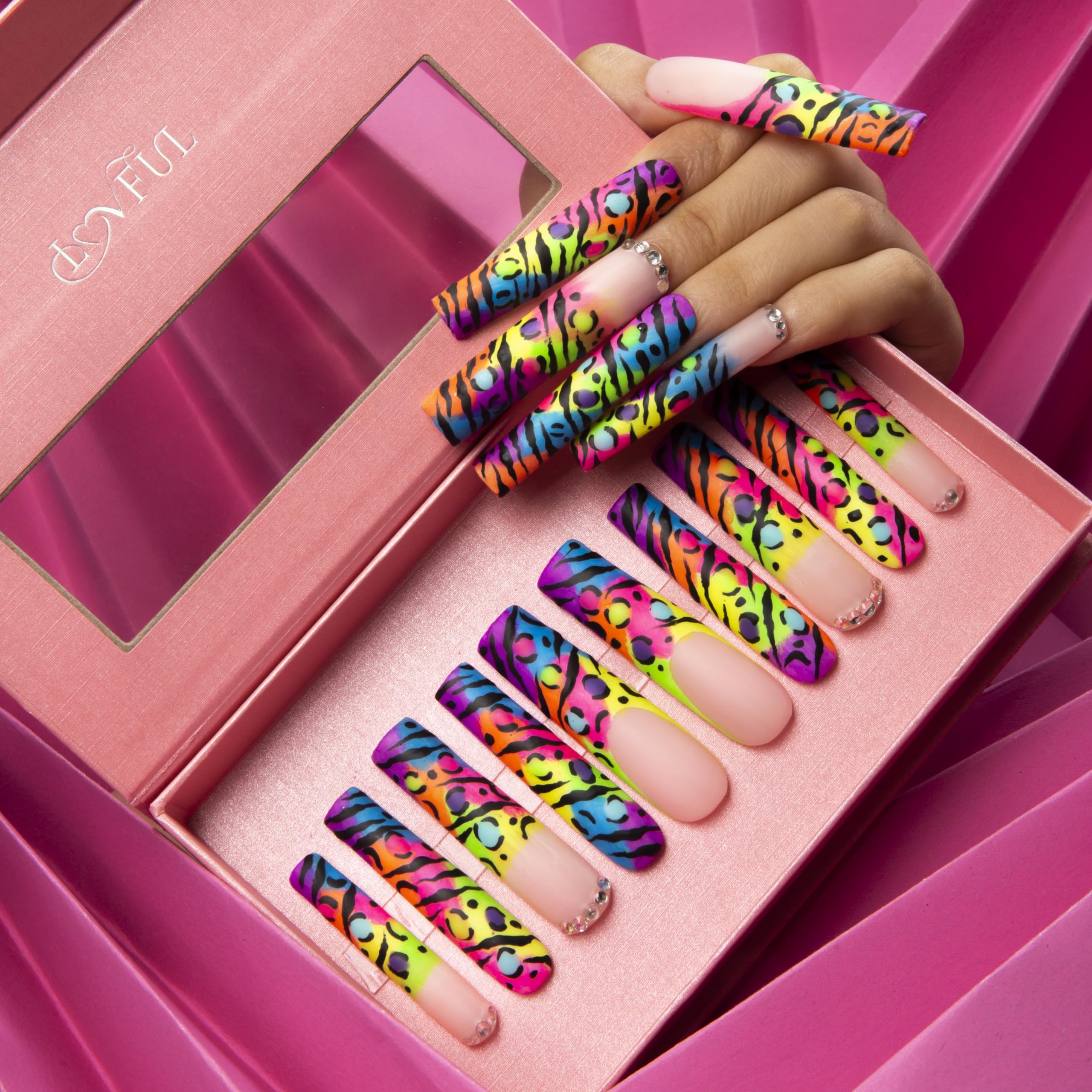 LOVFUL Illusion nails in square long 2.2 in for bold daily elegance.