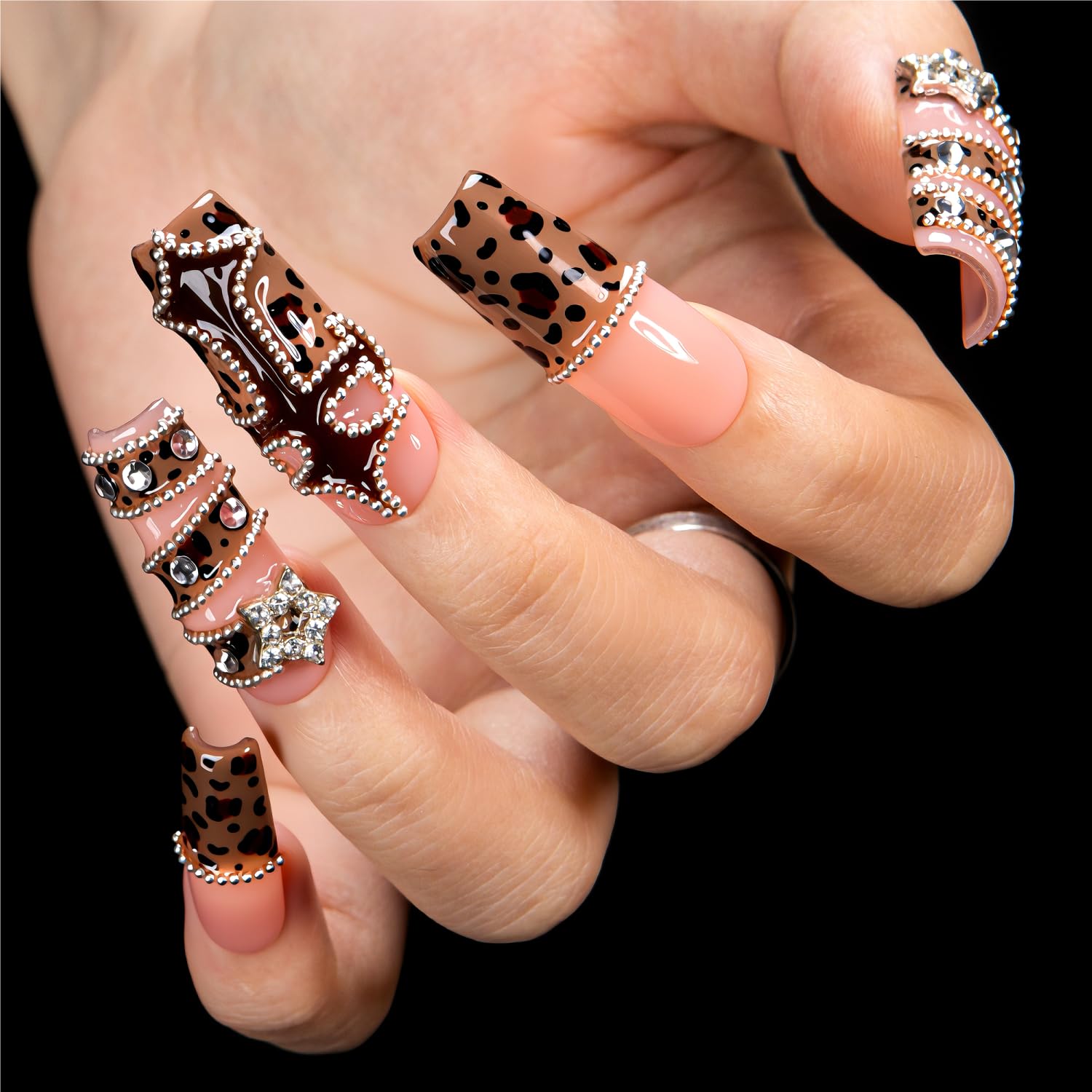 Lovful reusable press-on nails kit for multiple wear without sacrificing style.