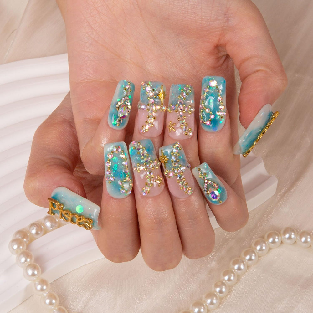 LOVFUL Square regular 1inch nails in everyday chic styling.