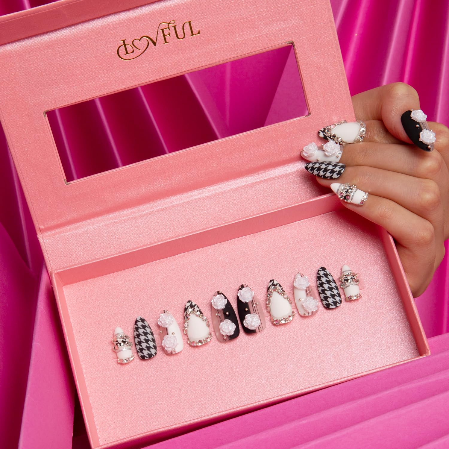 LOVFUL trend designs in houndstooth complement daily outfits.