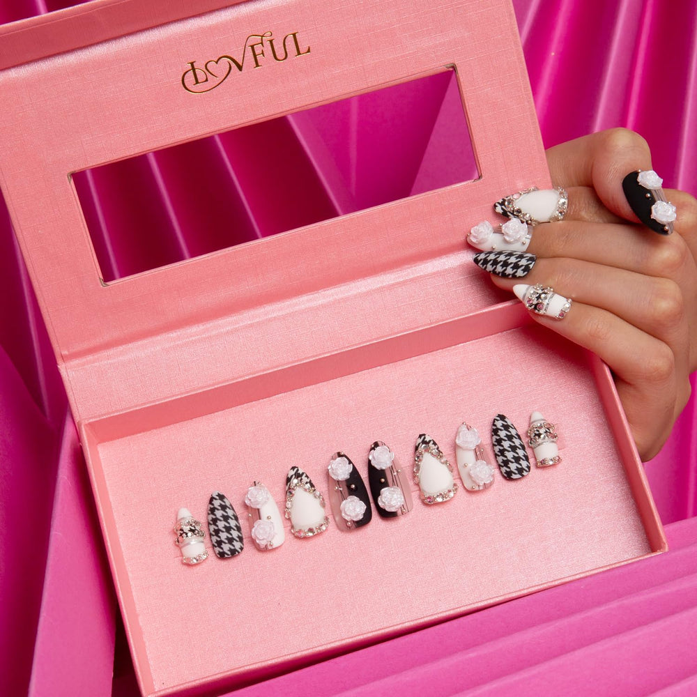 LOVFUL trend designs in houndstooth complement daily outfits.