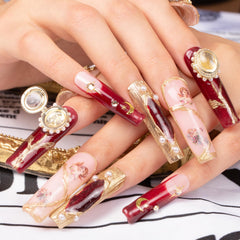Lovful Verona handmade curve nails offer a natural, comfortable fit.