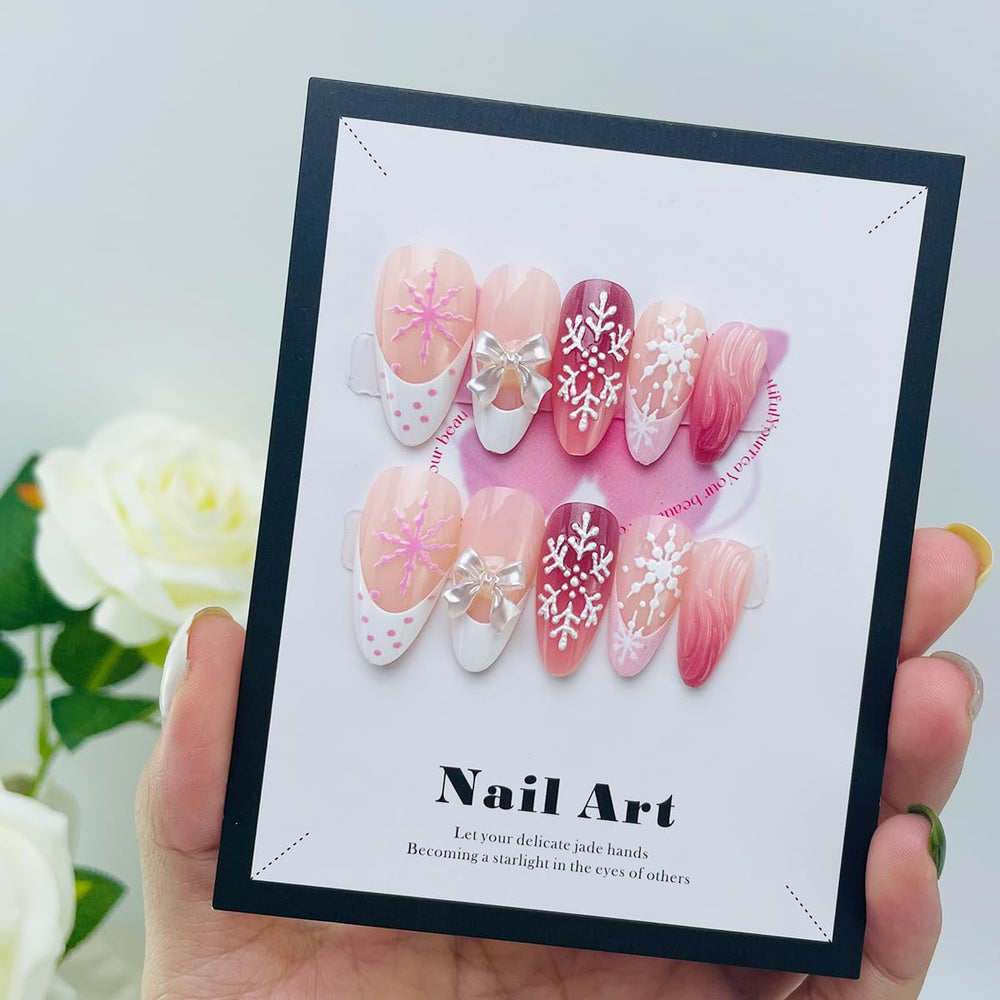 LRKNNO white French tip nails create a clean winter look for parties.