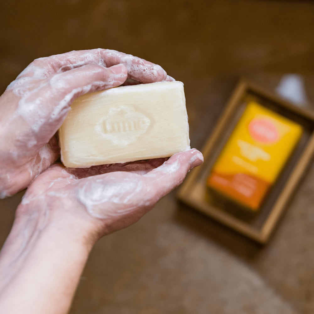 Aluminum-free and baking soda-free claim highlighted on packaging.