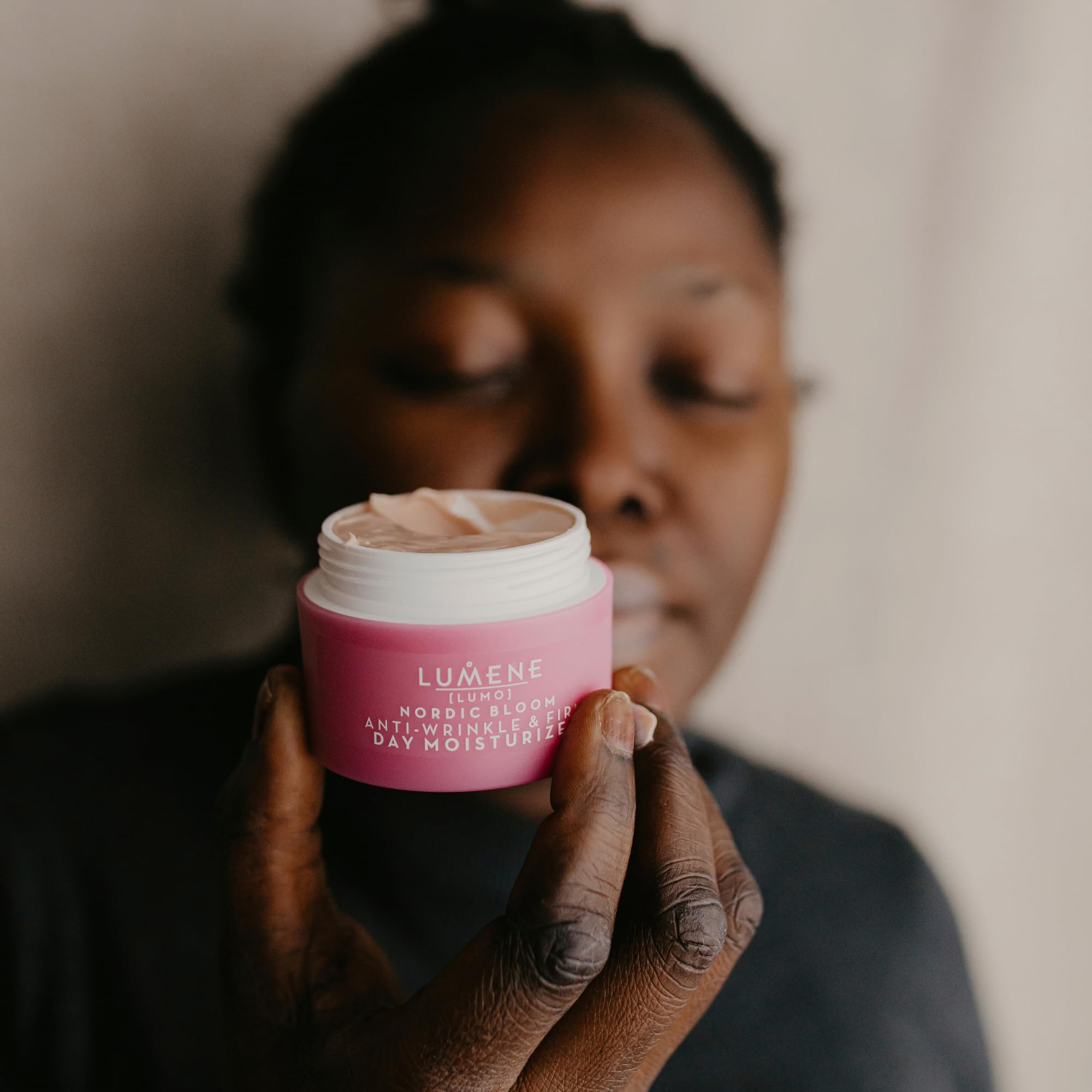 Lumene Nordic Bloom fast-absorbing formula leaves a non-greasy finish