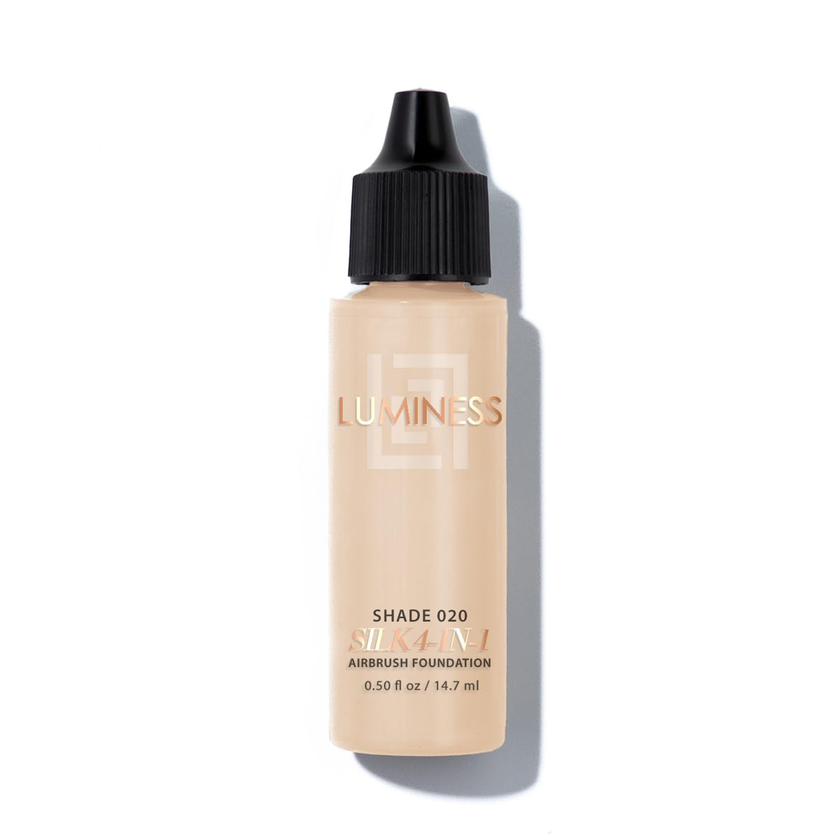 LUMINESS Air Silk bottle 020 shows natural finish and light-to-medium coverage.