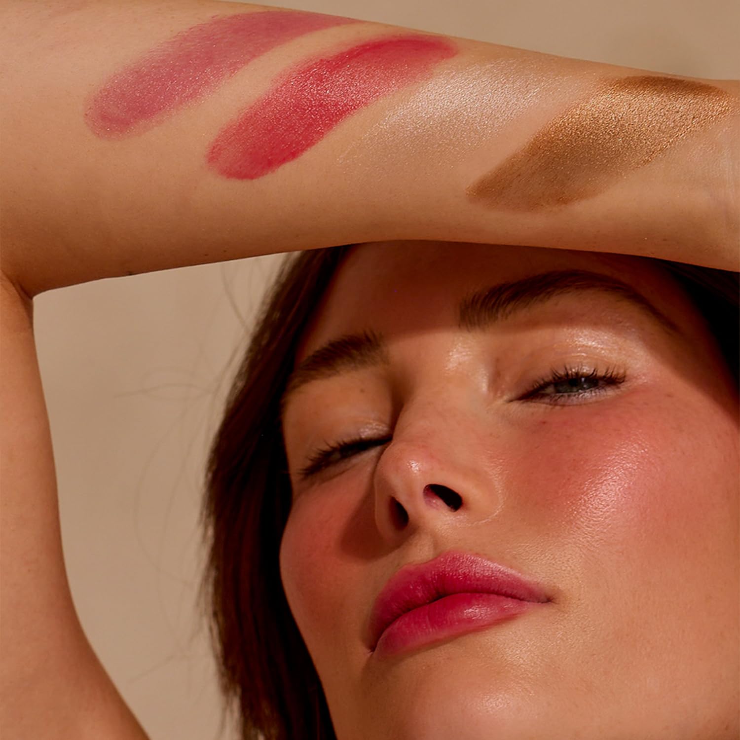 Lux Unfiltered N°18 sun-kissed glow layering for intensity.