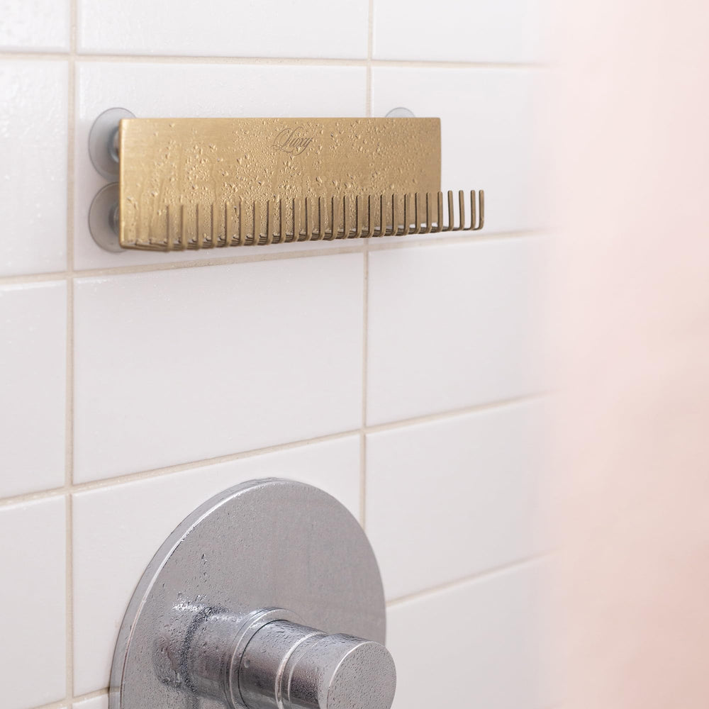 Luxy Deluxe Styler Holder holds extensions securely without tangling