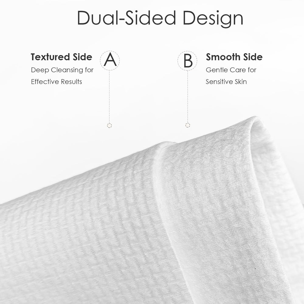 Lyun Cloudlet dual-use wet-dry towel ready for makeup removal and drying.