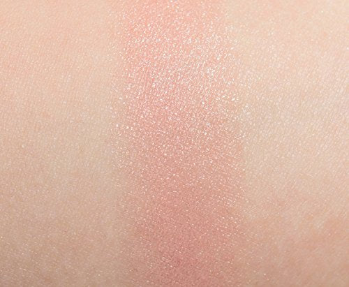 MAC Creme D Nude Cremesheen close-up reveals smooth, glide-on texture