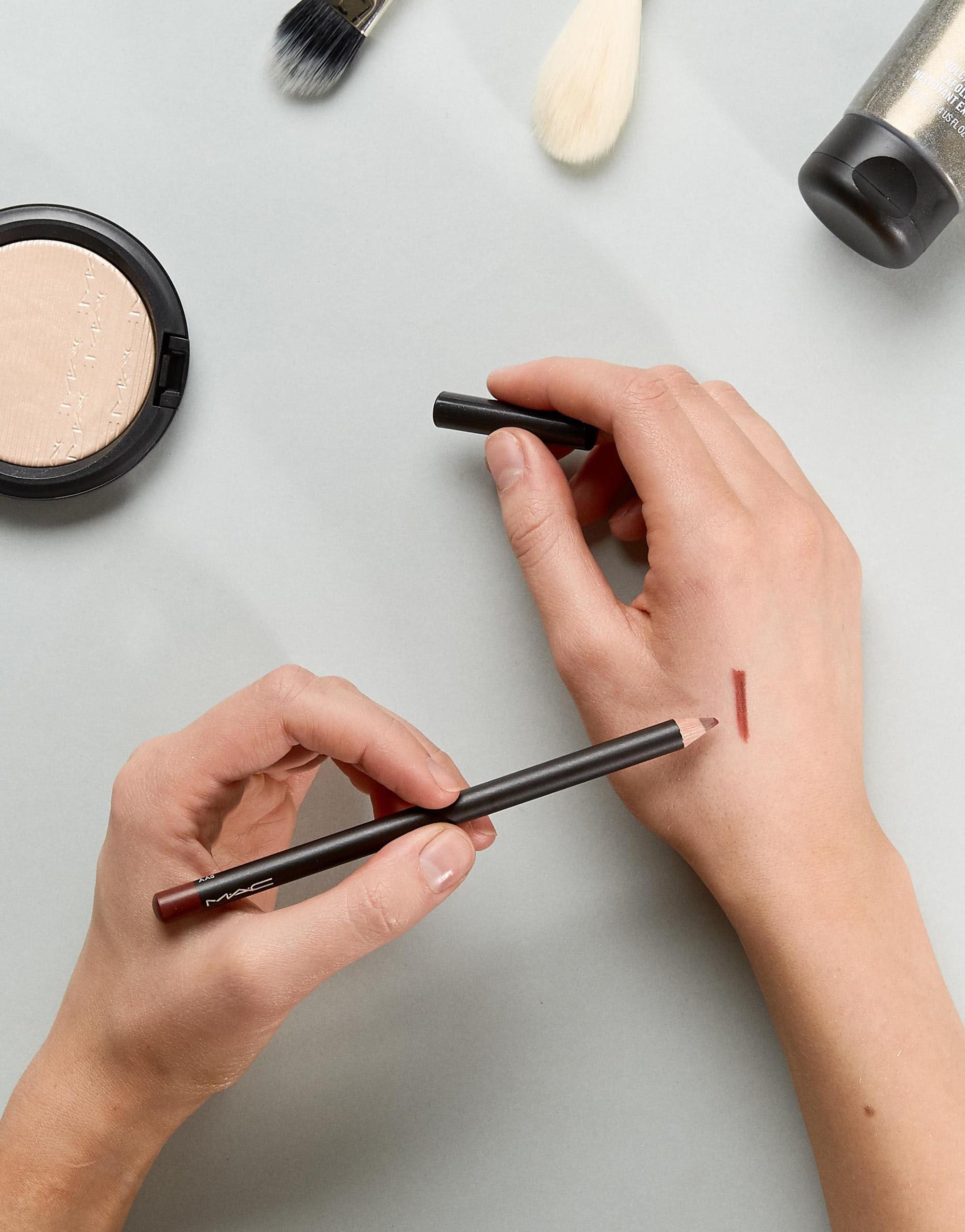 Application on lips demonstrates comfortable, controlled definition.