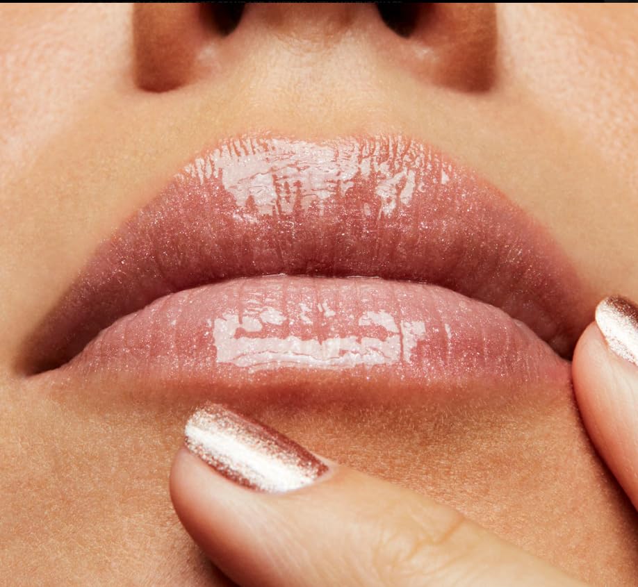 MAC Lipglass Brillant 321 Dreamy close-up highlights pink-gold glitter and color