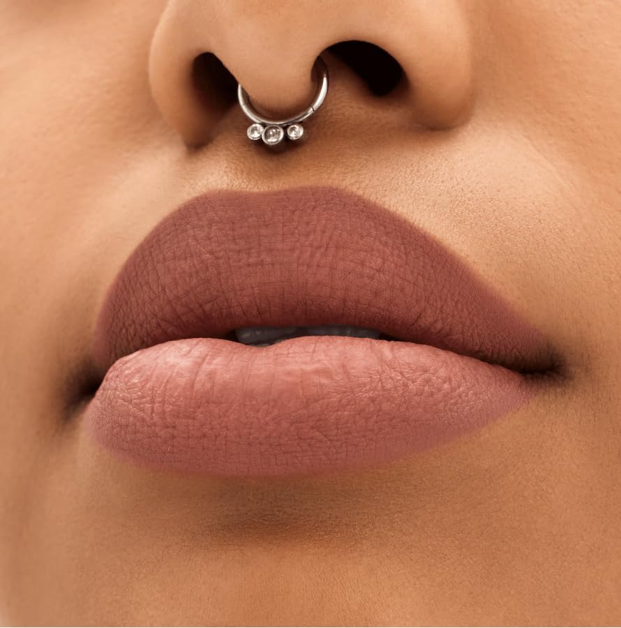 MAC Locked Kiss 24 Hour Lipstick 61 Mischief cream texture close-up highlights comfortable, budge-proof wear