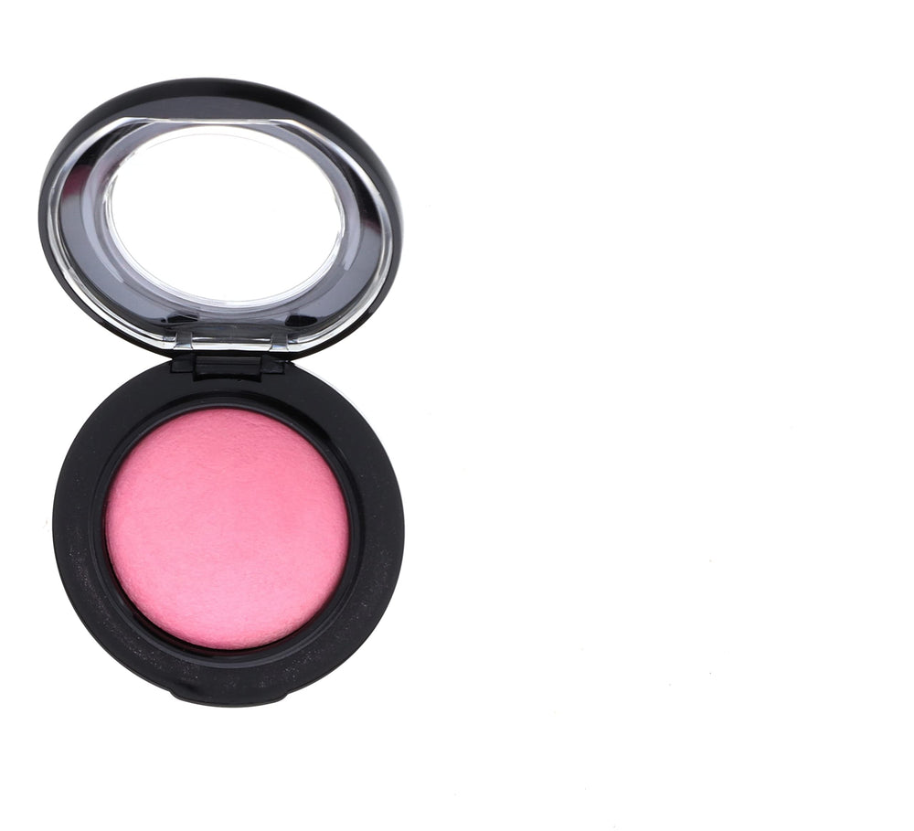 MAC Mineralize Blush Dainty applied swirl for subtle to defined flush