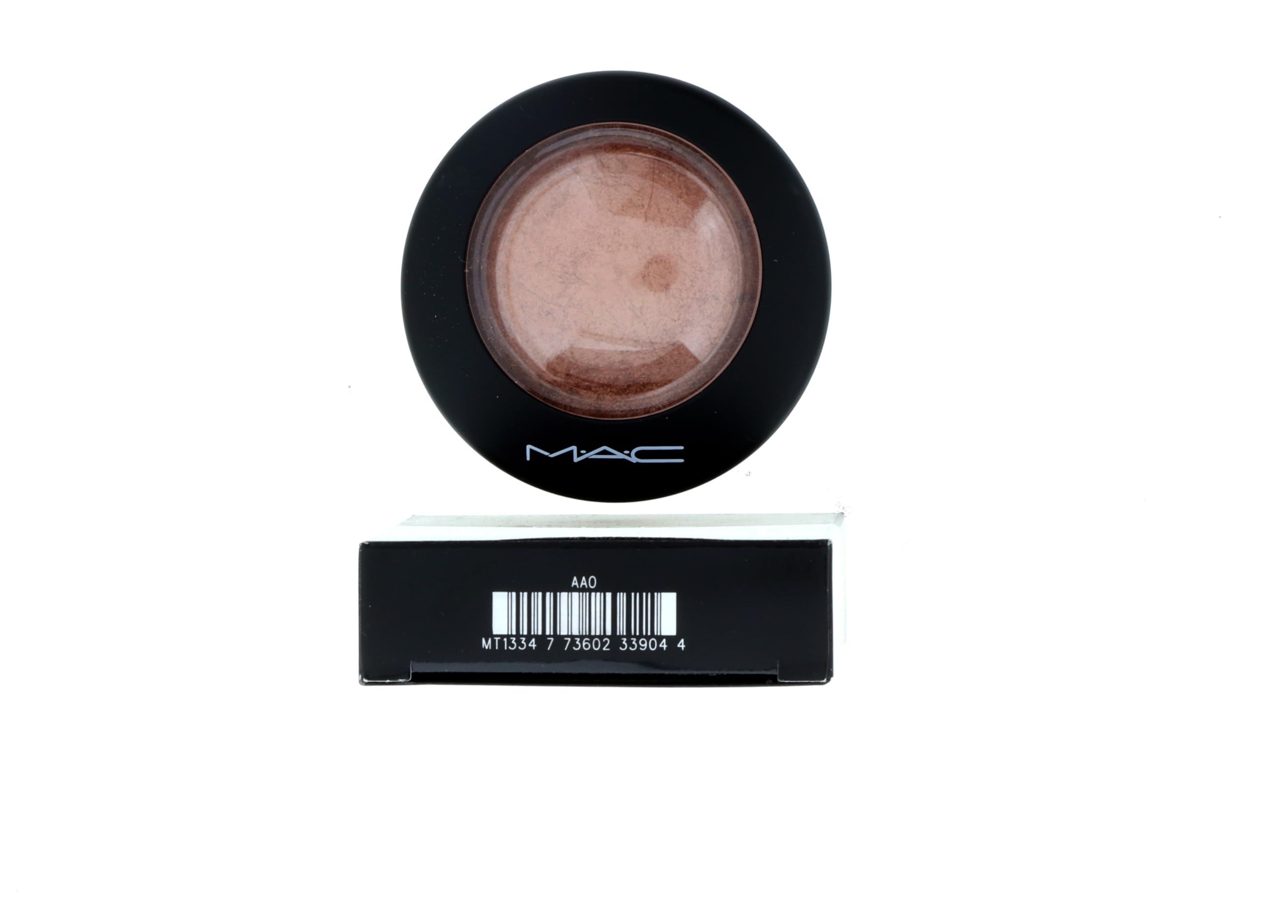 MAC Mineralize Skinfinish Cheeky Bronze diffused glow for soft, natural warmth.