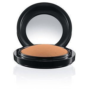 MAC Mineralize Skinfinish Global Glow powder with radiant finish for everyday luminosity