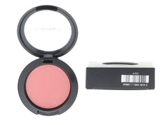 MAC Peachykeen on cheek provides long-lasting brightness with subtle sheen.