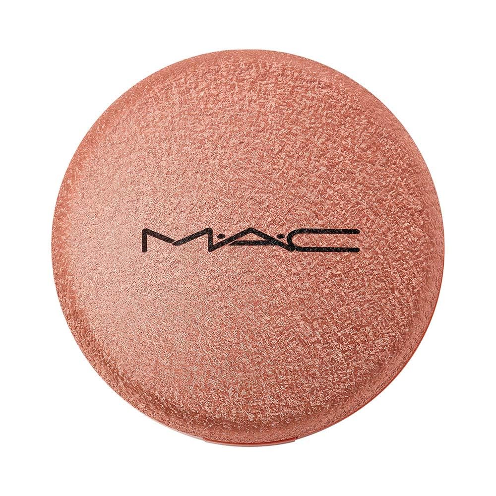MAC Skinfinish Sunstruck Bronzer cheek application highlights warmth and depth