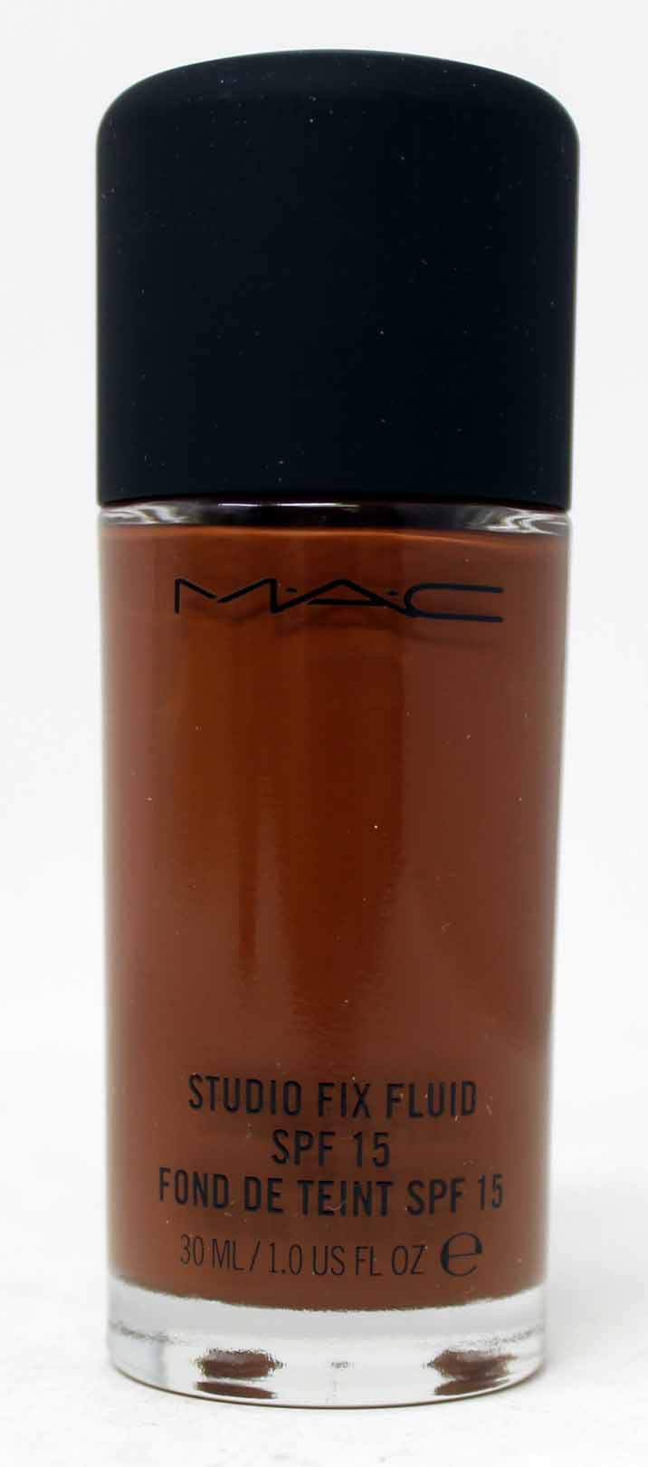 Mac Studio Fix Fluid bottle with pump option for easy, even wear.
