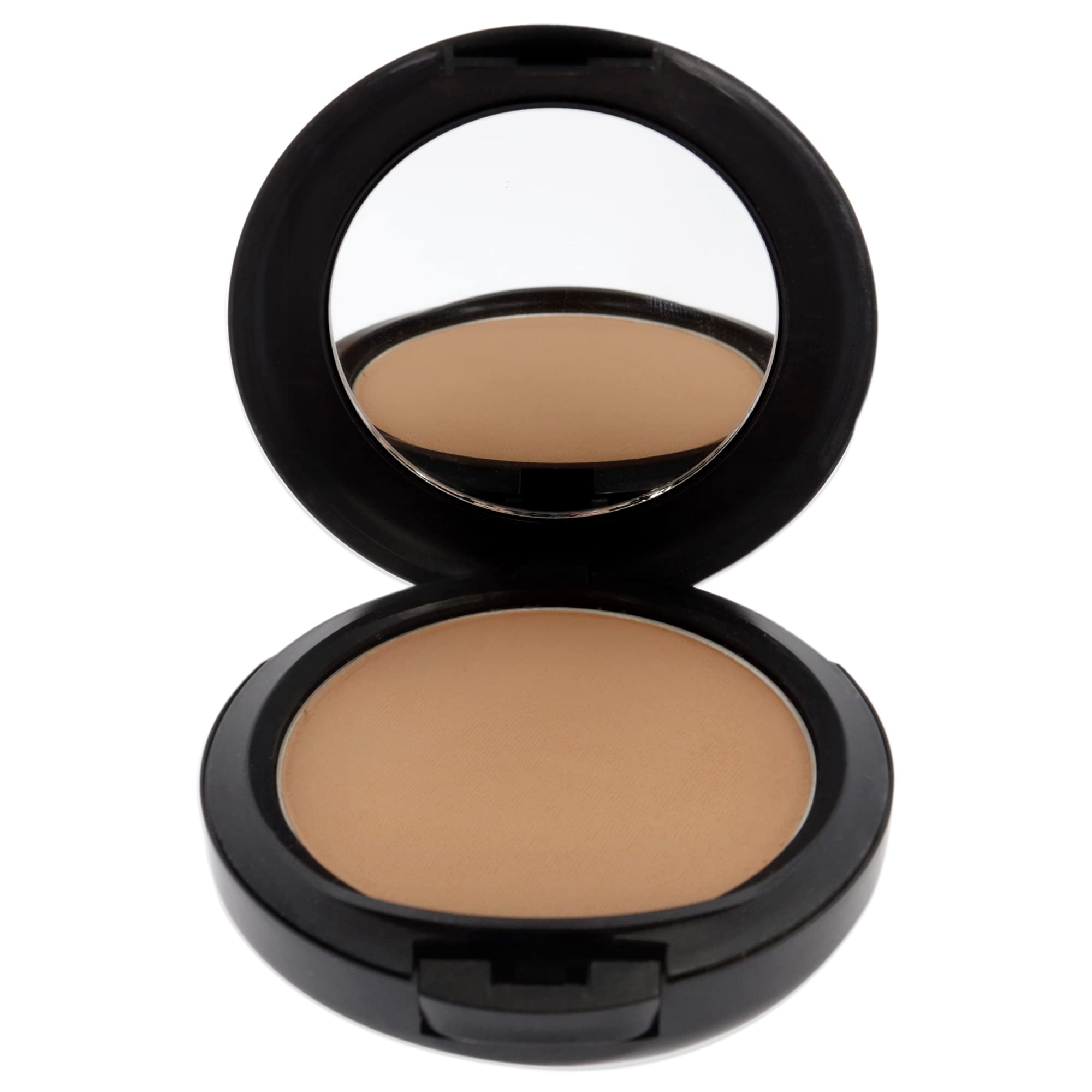 MAC Studio Fix Powder Plus Foundation C4 on skin delivering smooth, oil-control matte finish
