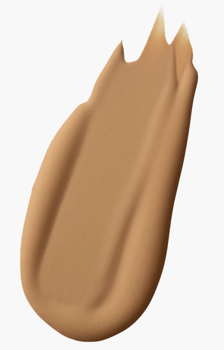 MAC Studio Radiance Foundation NC42 pump application for even distribution