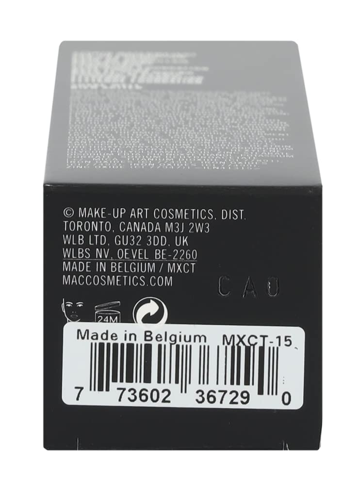 MAC Studio Waterweight Foundation NC20 compact for on-the-go touch-ups
