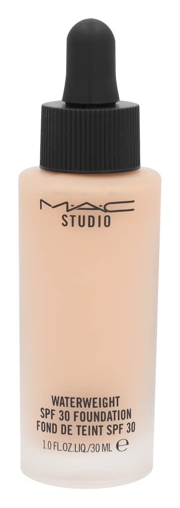 MAC Studio Waterweight Foundation NC20 pump dispenser ready for smooth application