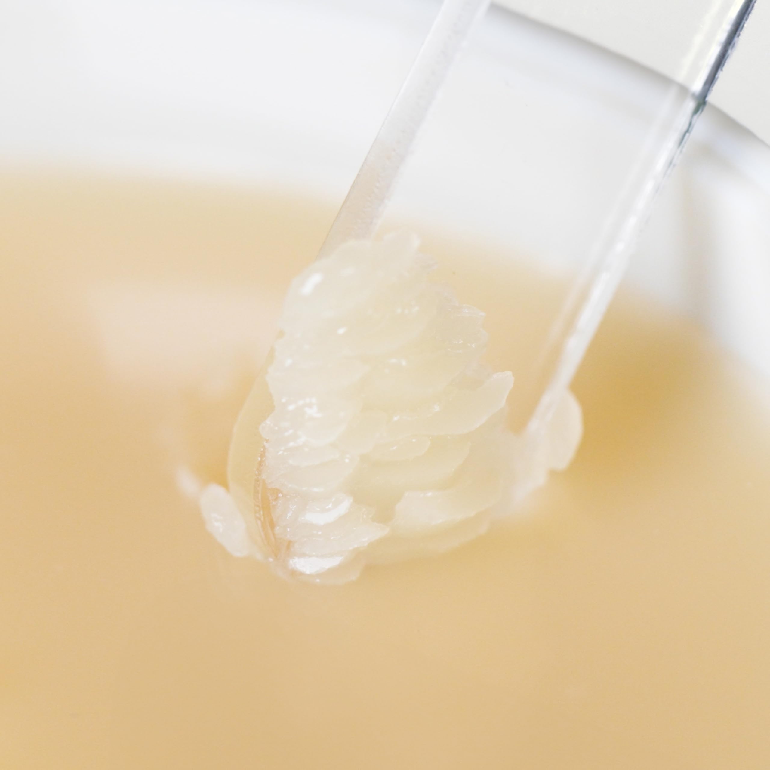 Lavender oil note on Mad Rabbit Glide bottle suggesting calming scent.