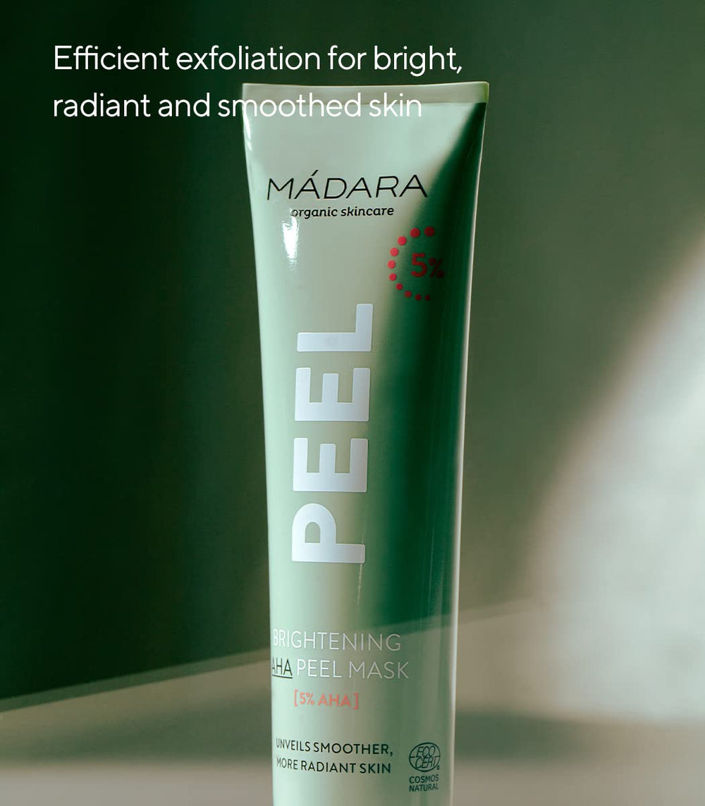 MADARA Vitamin C and Lactic Acid action image, boosts brightness and clarity.