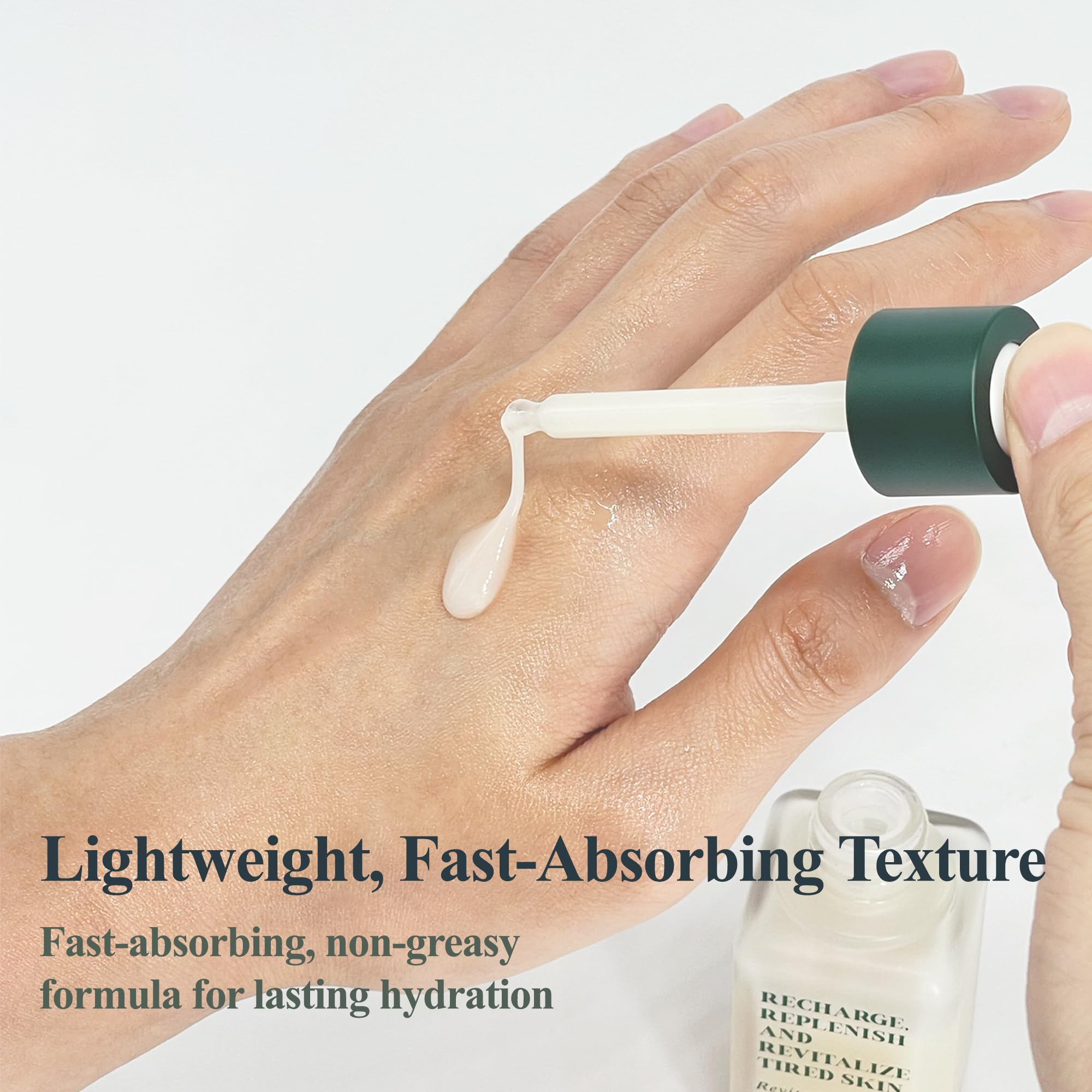 Triple hyaluronic acid delivers multi-layer hydration for plumpness.