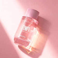 MAËLYS TEMPT flacon reflection, captures golden glow and radiant confidence.