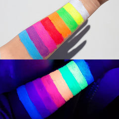 MAEPEOR Neon Eyeliner glows under UV for night-ready color.