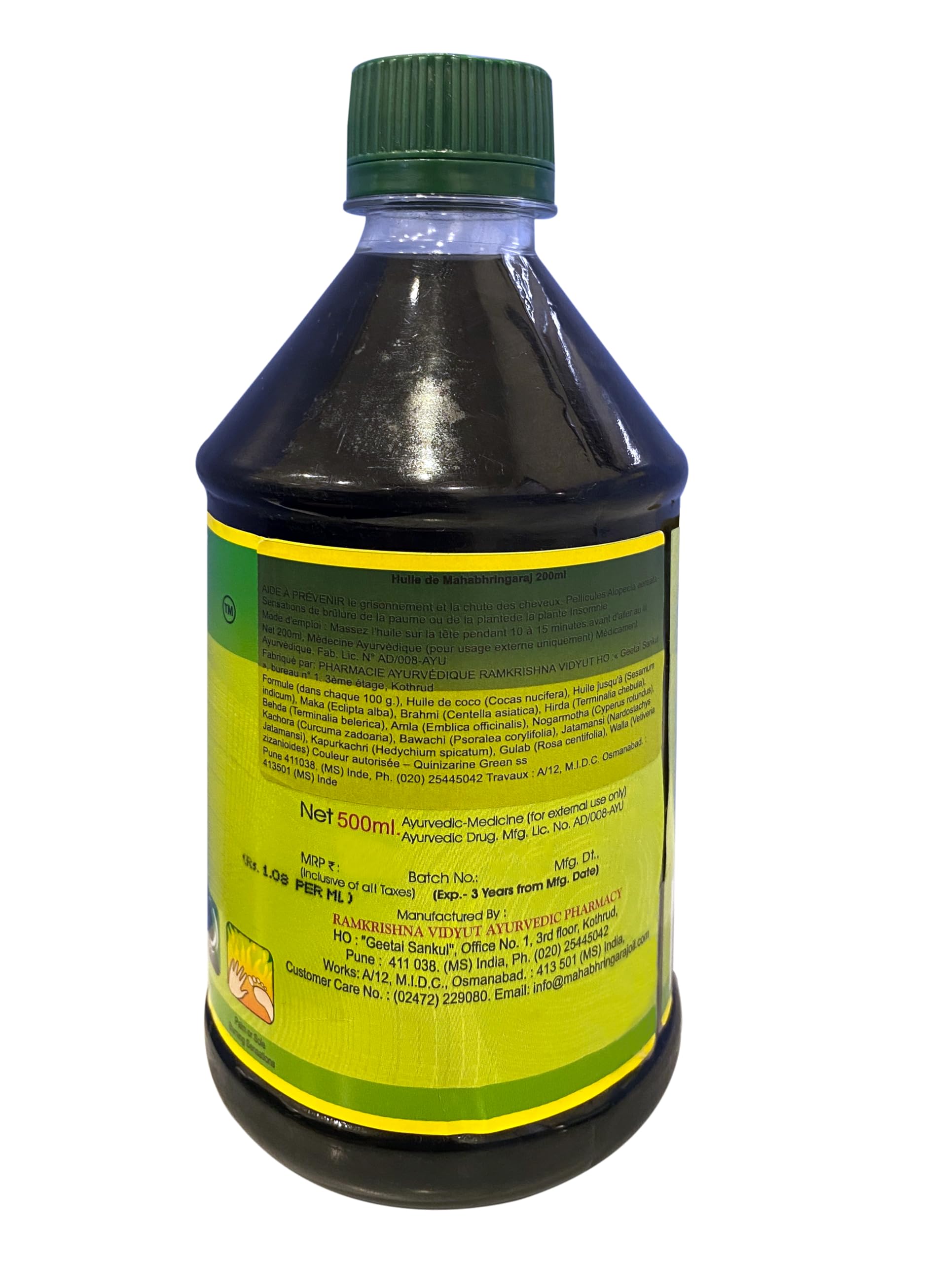 Mahabhringaraj Oil scalp massage for relaxation and scalp care.