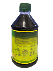 Mahabhringaraj Oil scalp massage for relaxation and scalp care.