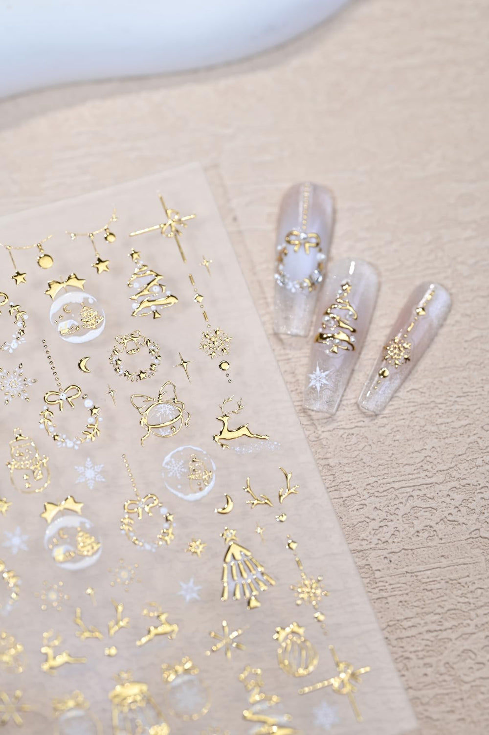 Maigitur Xmas tree sticker brings bright focal points to nails