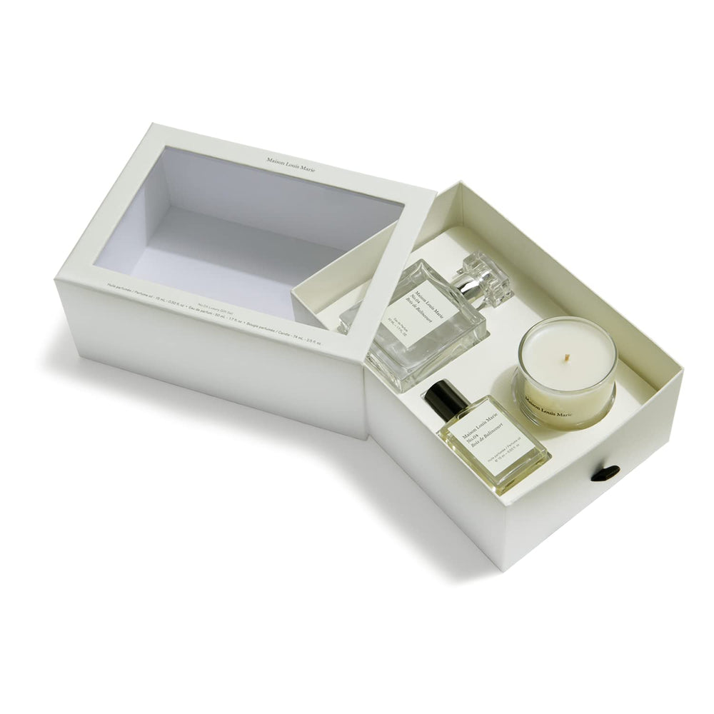 Maison Louis Marie Balincourt candle tin creates cozy room ambience.