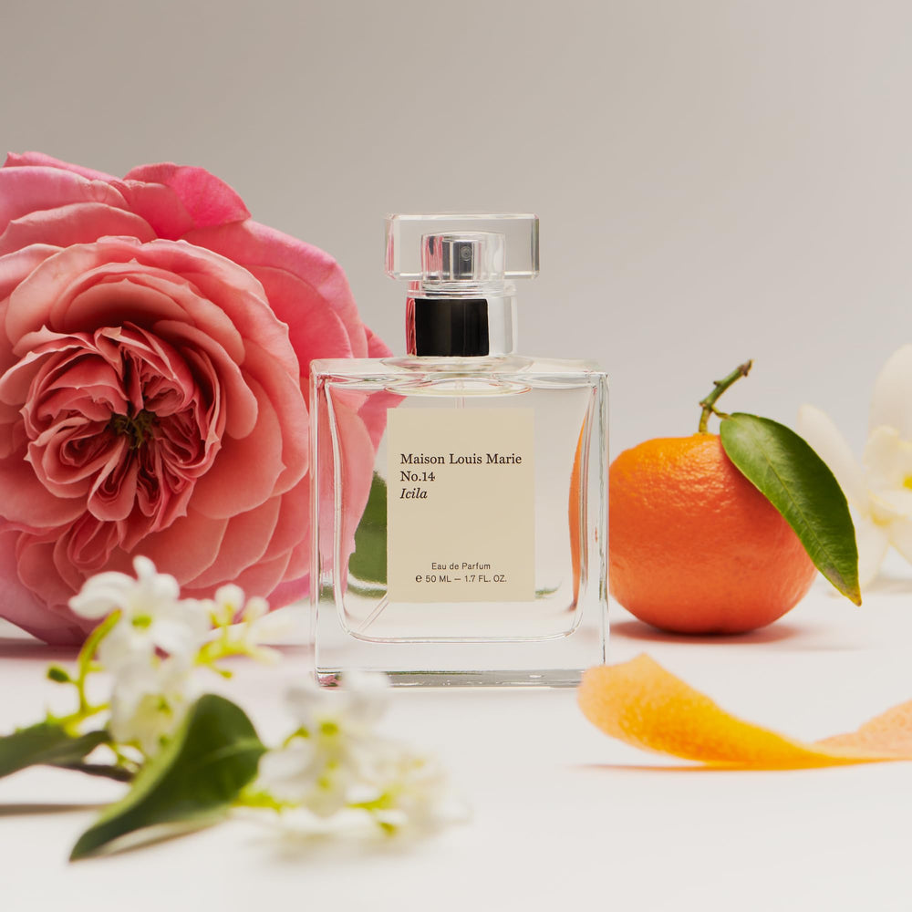 Icila base notes graphic reveals patchouli and vanilla flower for lasting warmth.