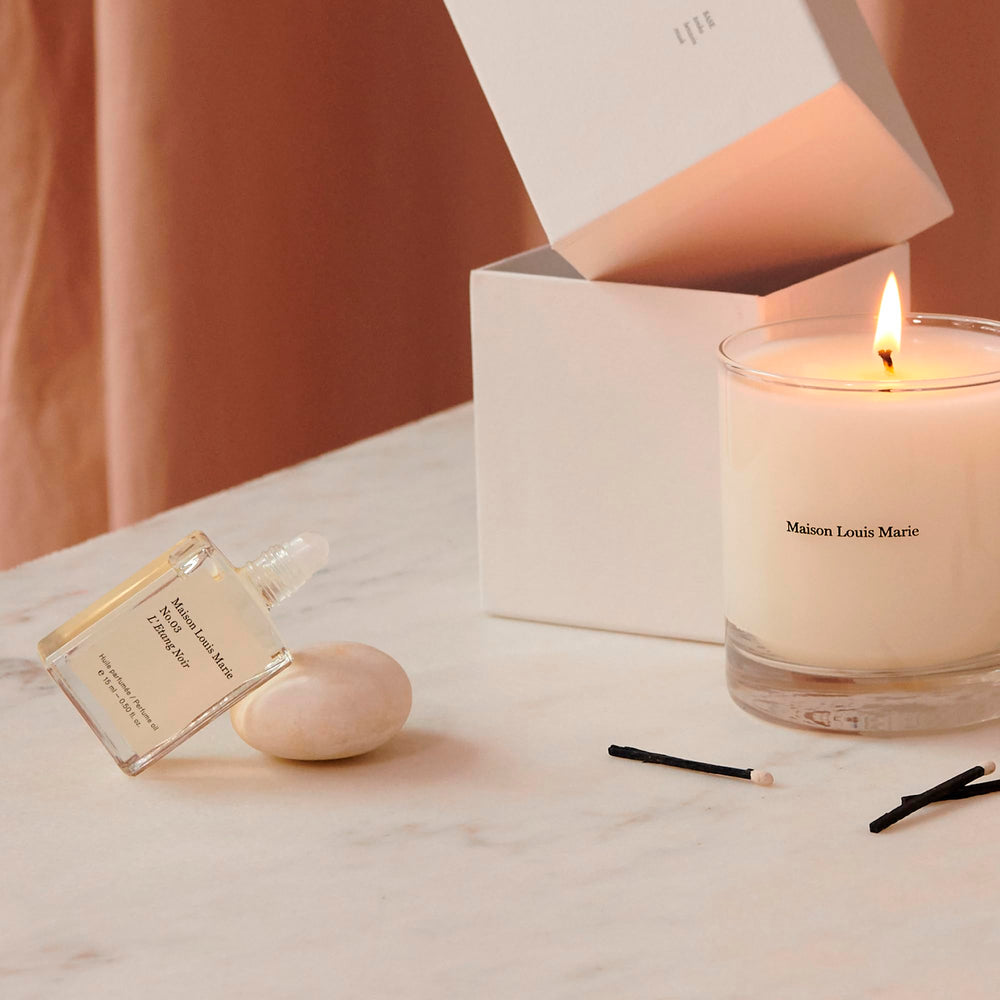 Gift-ready packaging of Maison Louis Marie No.3 Étang Noir roll-on.