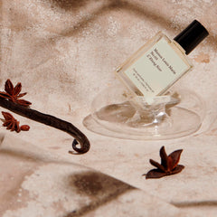 Close-up of vanilla, tonka, and tobacco leaf notes in No.3 Étang Noir.