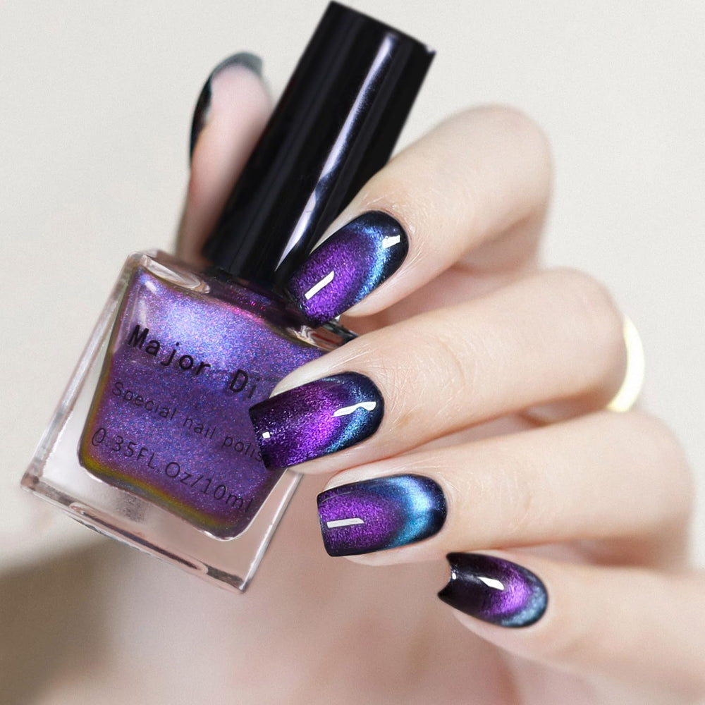 Major Dijit Cat Eye Nail Polish with magnetic stick close-up showing customizable shimmer for salon looks.