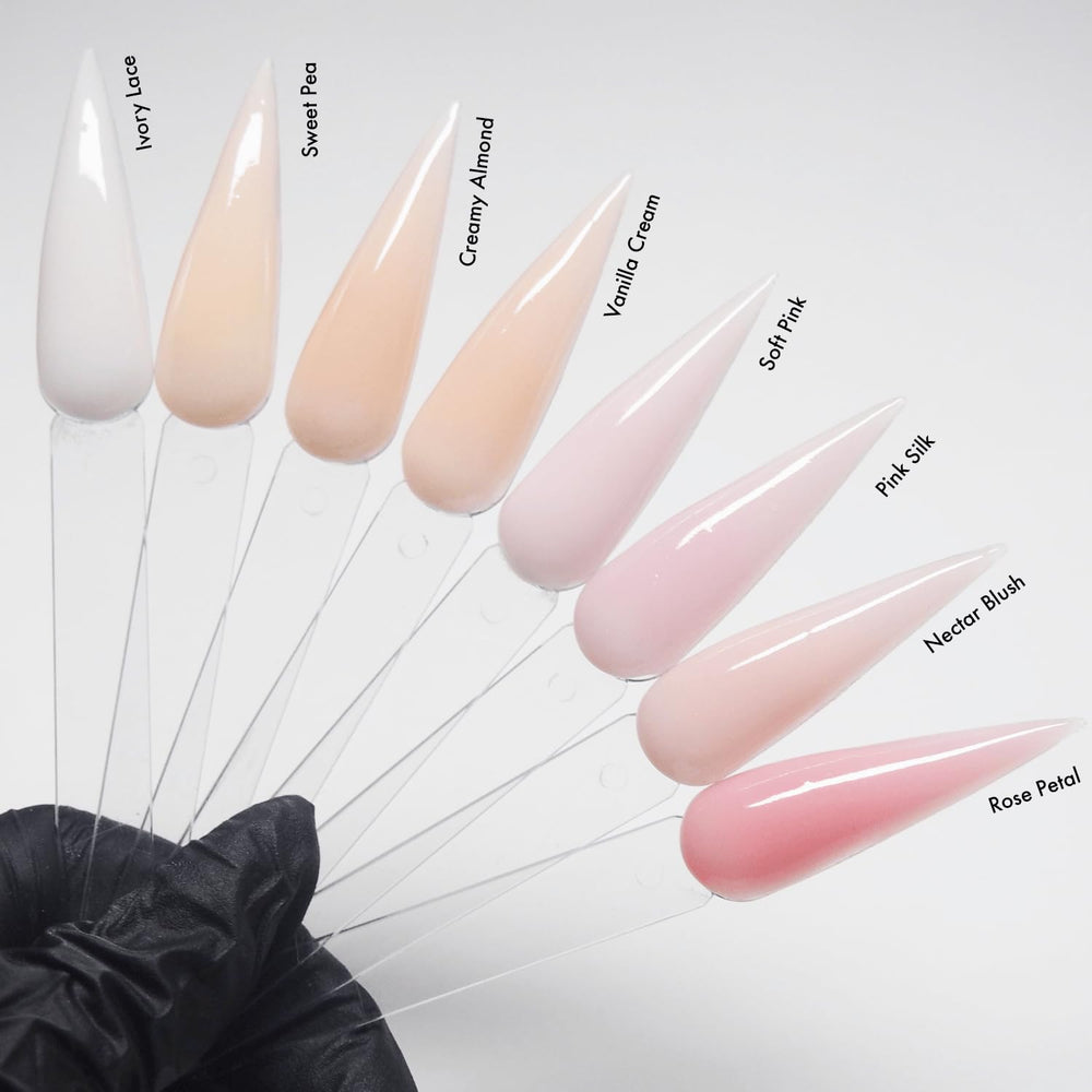 MakarttPro cover powder application close-up highlighting a silky, easy glide.