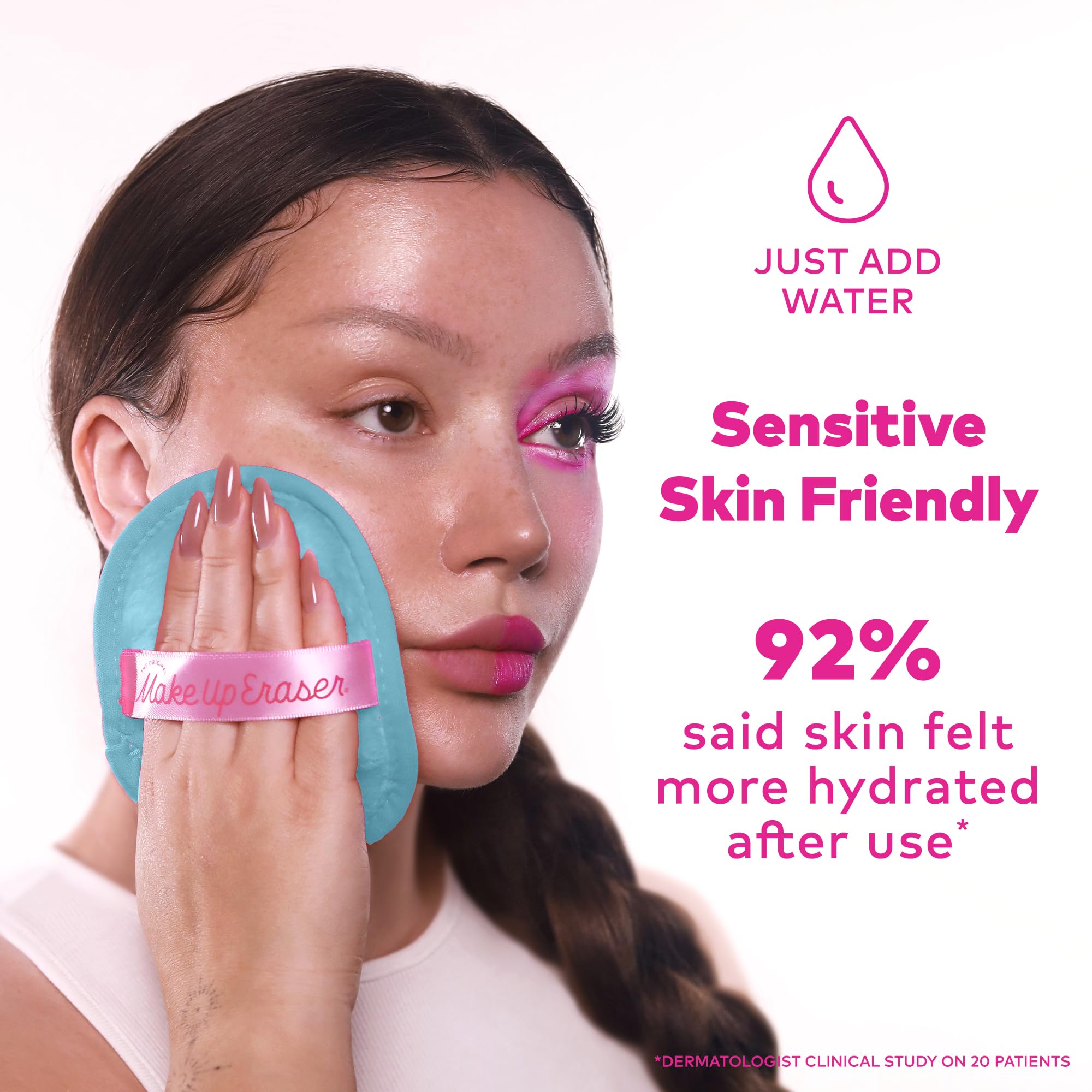 MakeUp Eraser compact mini set ideal for sensitive skin cleansing.