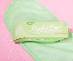 MakeUp Eraser Neon Green fiber detail highlights hair-like fibers for makeup removal