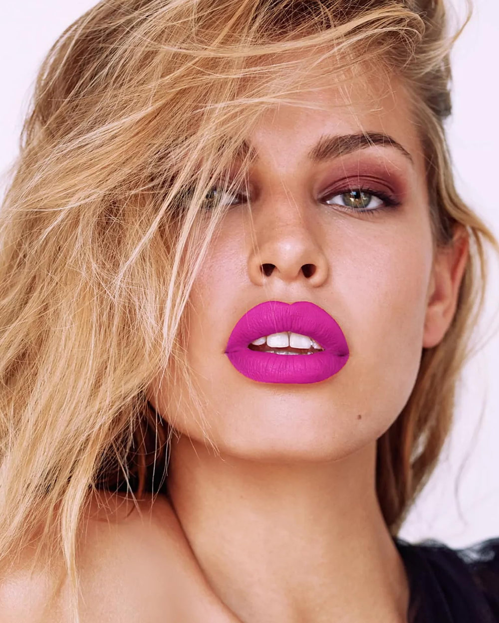 MAKI YIKA Pink Soul lip color on lips showing matte finish